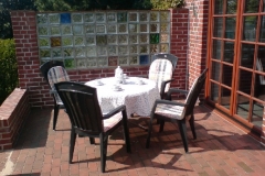 k - MeisenwSüdterrasse mit Windschutz nach Westen, Zugang vom Wohnzimmer auseg 22 - EG - Terrasse 2