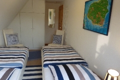 Schlafzimmer 2: 2 Einzelbetten 90 x 200 cm