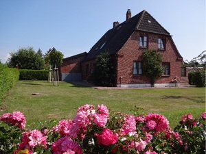 Ferienwohnungen Meisenweg, großer Garten